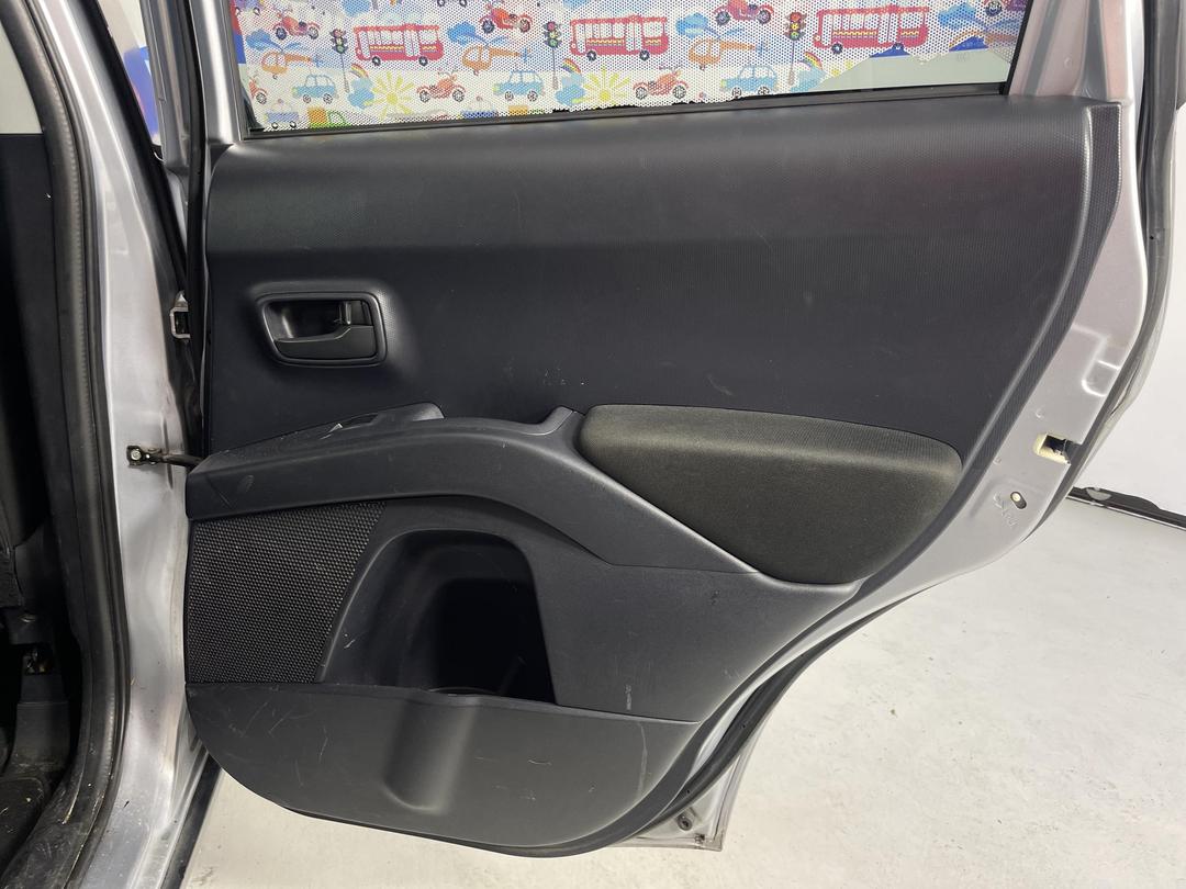 Photo '19' of Mitsubishi Outlander