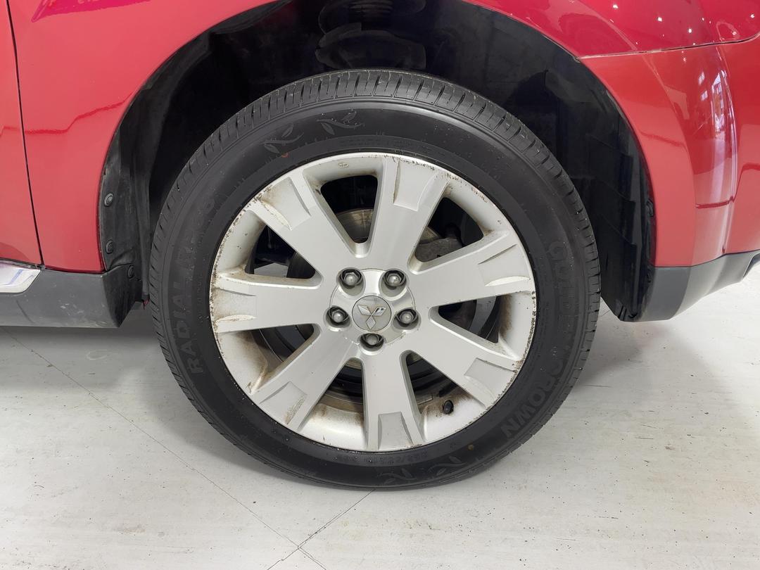 Photo '9' of Mitsubishi Outlander