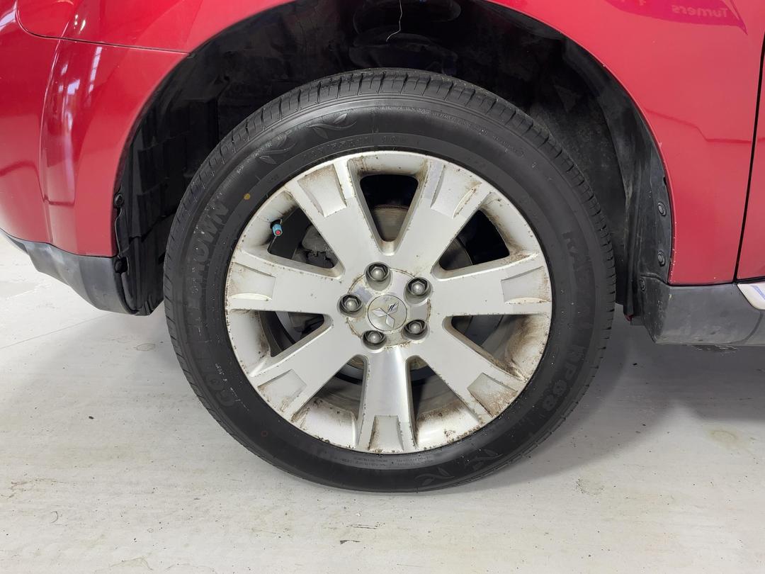 Photo '10' of Mitsubishi Outlander