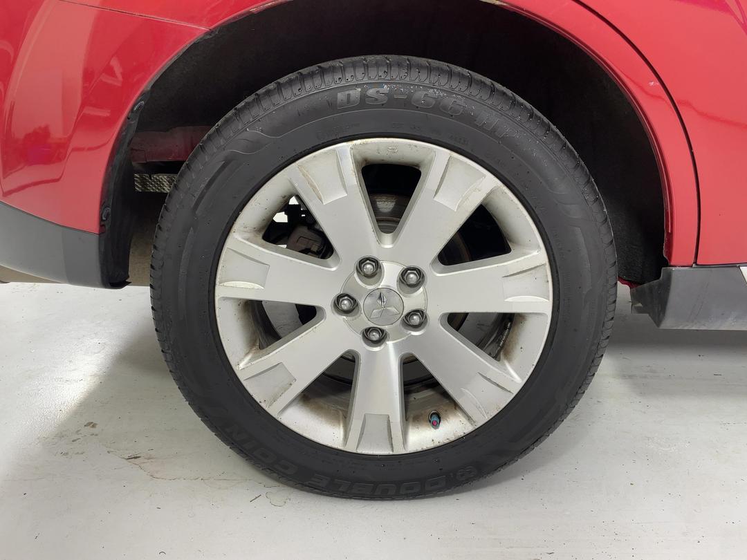 Photo '12' of Mitsubishi Outlander
