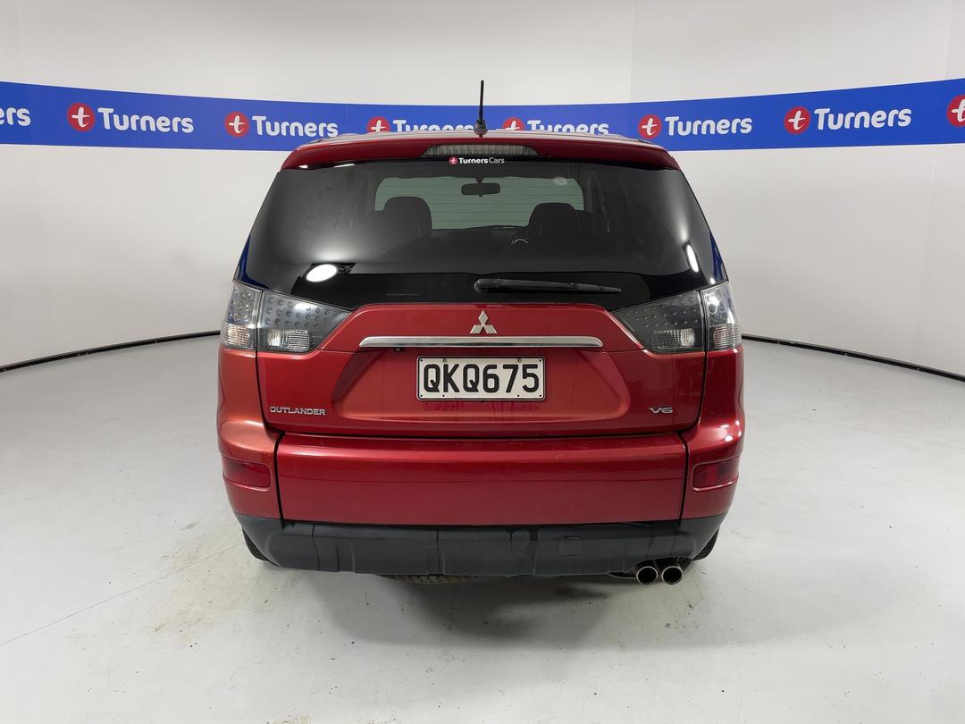 Photo '6' of Mitsubishi Outlander