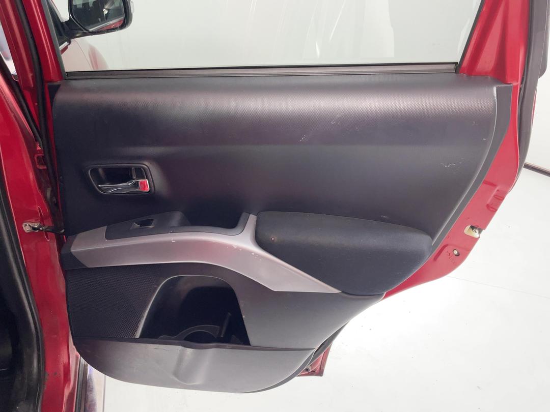 Photo '19' of Mitsubishi Outlander