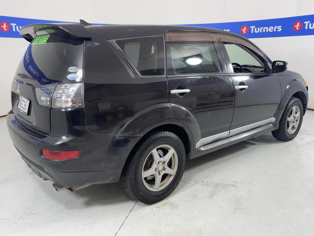 Photo '7' of Mitsubishi Outlander