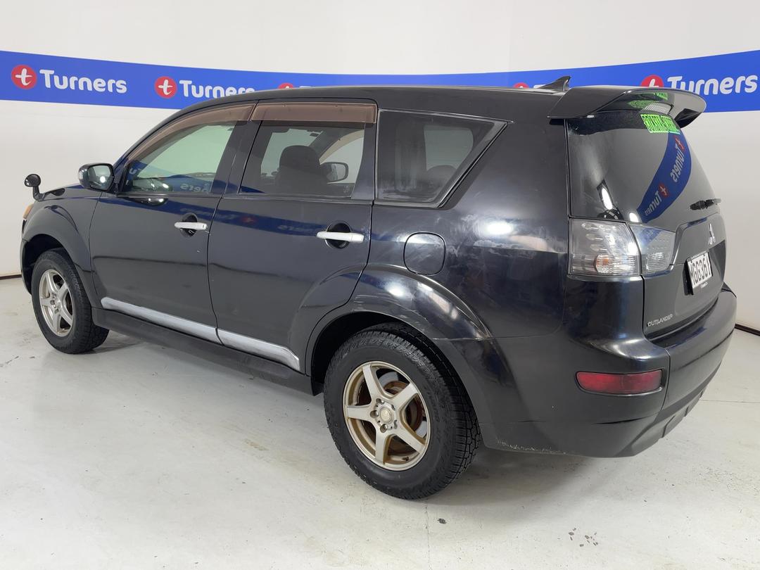 Photo '5' of Mitsubishi Outlander