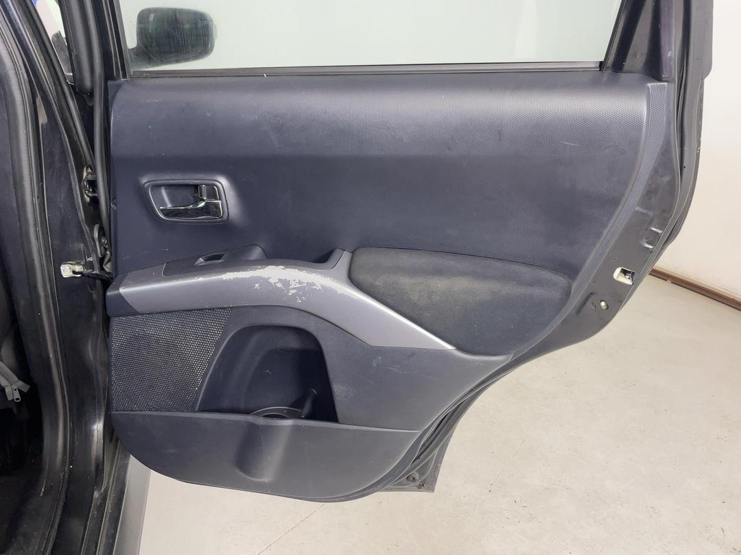 Photo '19' of Mitsubishi Outlander