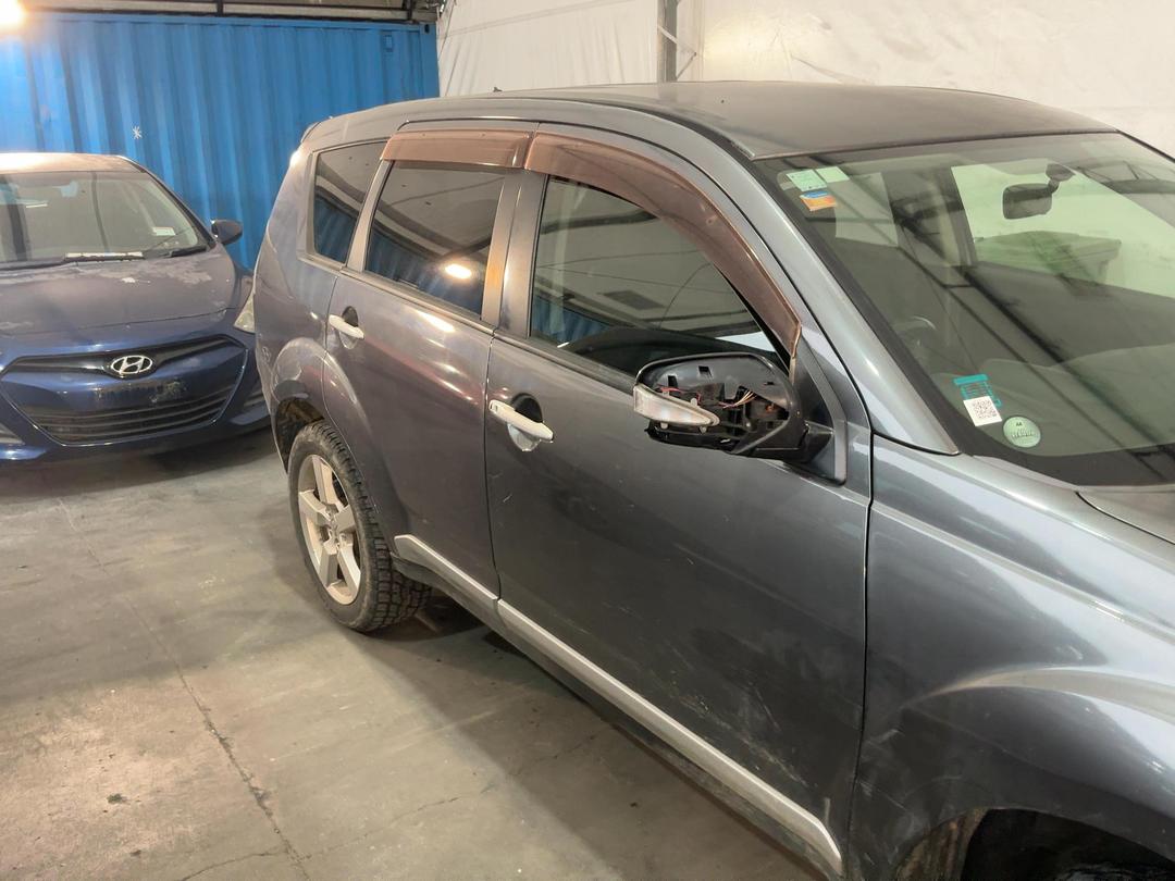 Photo '2' of Mitsubishi Outlander Photo '2' of Mitsubishi Outlander