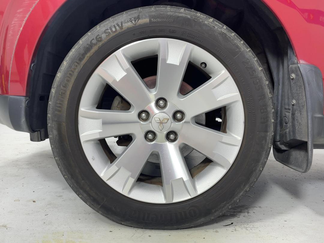Photo '10' of Mitsubishi Outlander