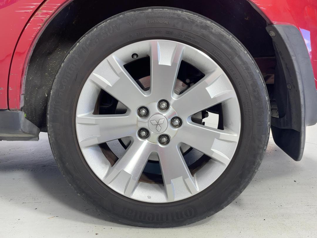 Photo '11' of Mitsubishi Outlander