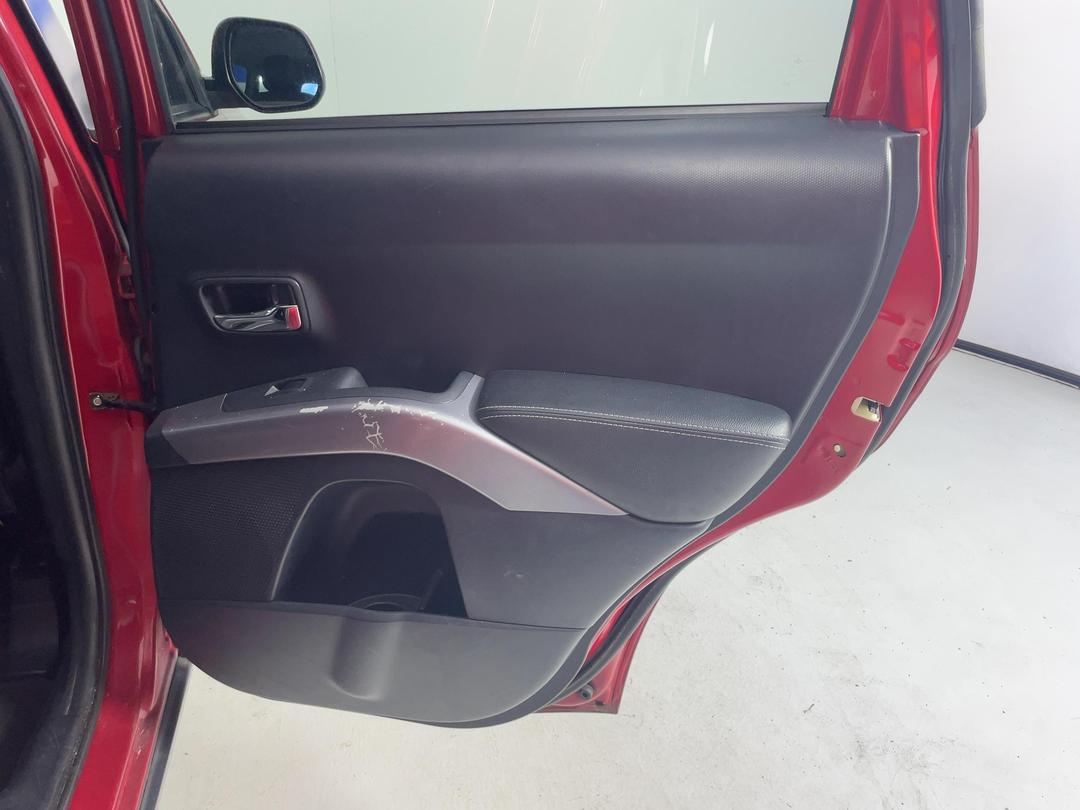 Photo '19' of Mitsubishi Outlander