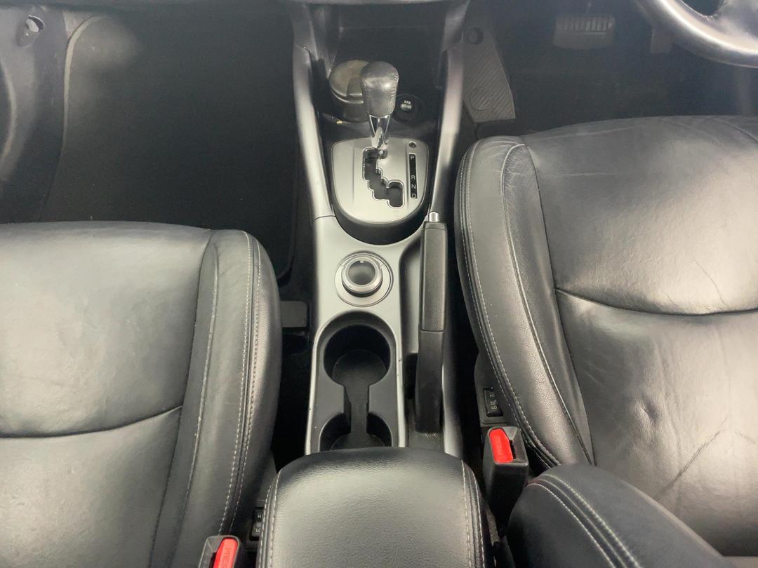 Photo '18' of Mitsubishi Outlander