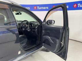 Photo '15' of Mitsubishi Outlander