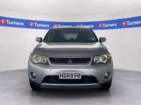 Photo '2' of Mitsubishi Outlander