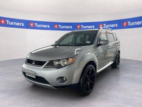 Photo '4' of Mitsubishi Outlander