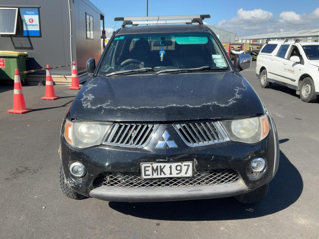 Photo '3' of Mitsubishi Triton Dcab GLS Photo '3' of Mitsubishi Triton Dcab GLS