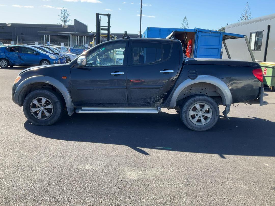 Photo '5' of Mitsubishi Triton Dcab GLS Photo '5' of Mitsubishi Triton Dcab GLS
