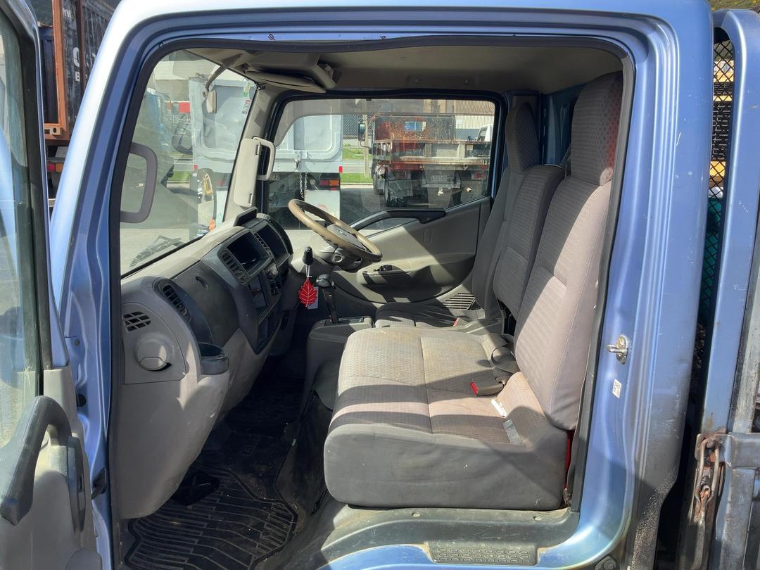 Photo '17' of Nissan Atlas Flat Deck