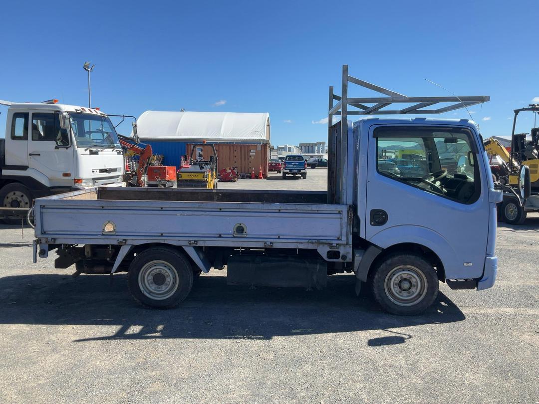Photo '3' of Nissan Atlas Flat Deck