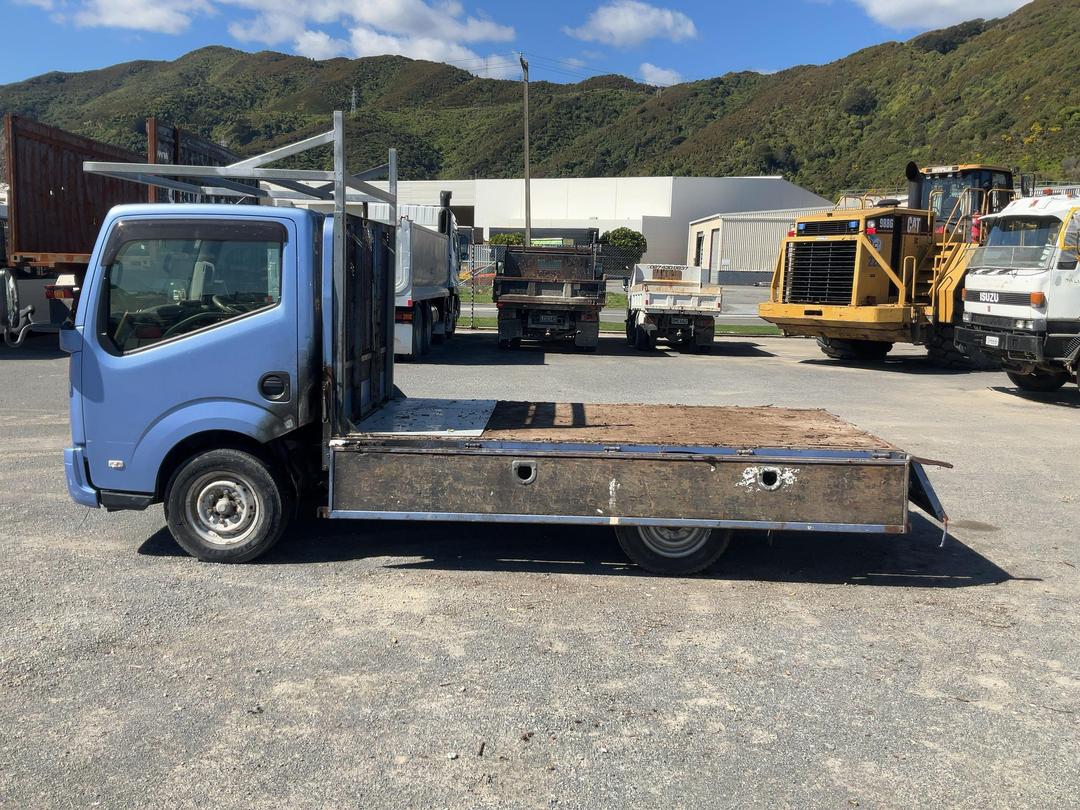 Photo '11' of Nissan Atlas Flat Deck
