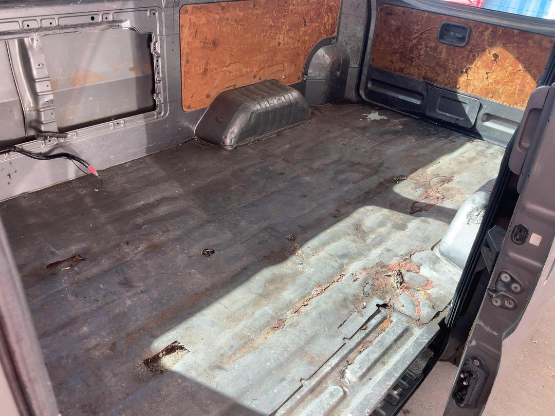 Photo '22' of Nissan Caravan