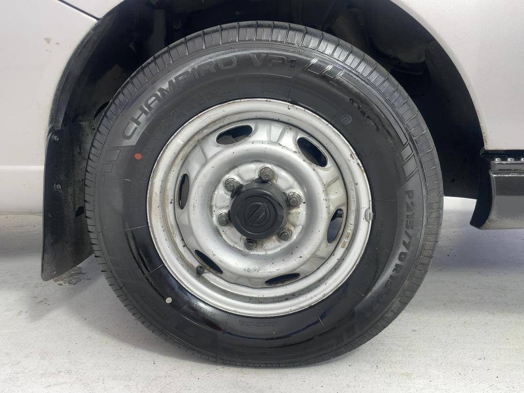 Photo '9' of Nissan Caravan