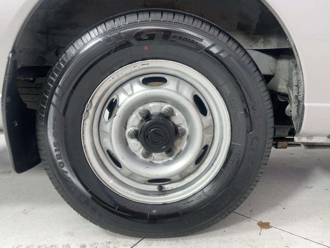 Photo '12' of Nissan Caravan