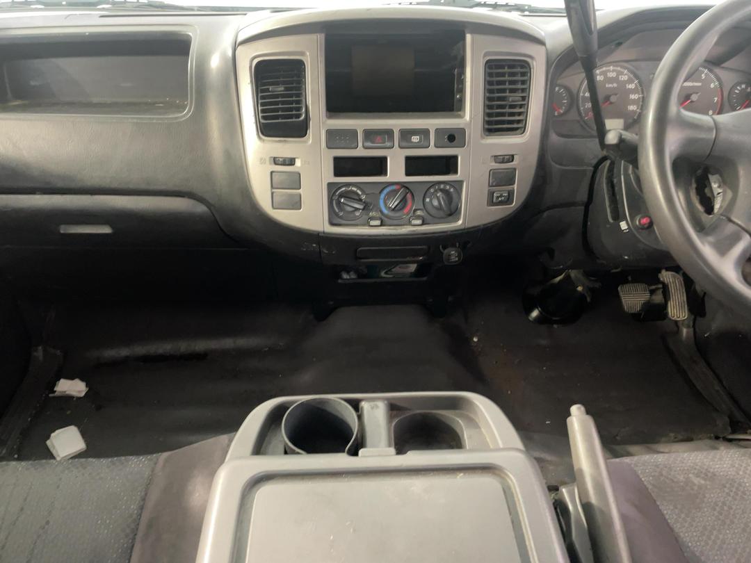 Photo '16' of Nissan Caravan Photo '16' of Nissan Caravan