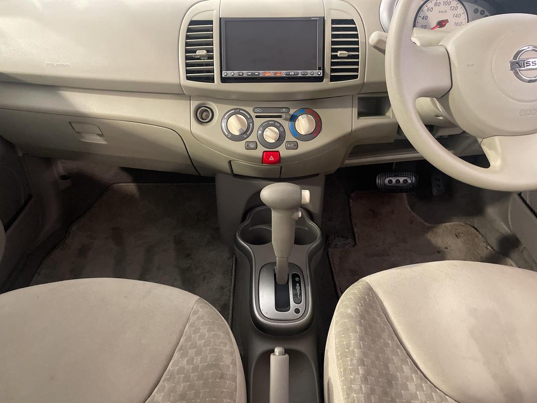 Photo '18' of Nissan March