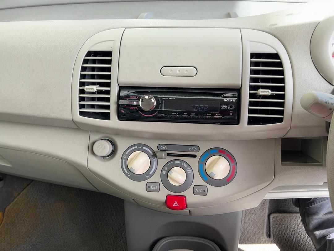 Photo '23' of Nissan March Photo '23' of Nissan March