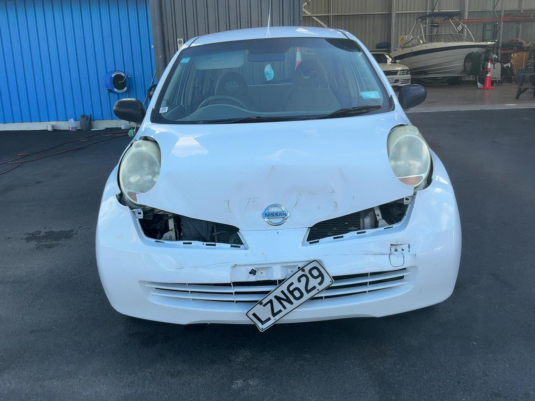 Photo '3' of Nissan March Photo '3' of Nissan March