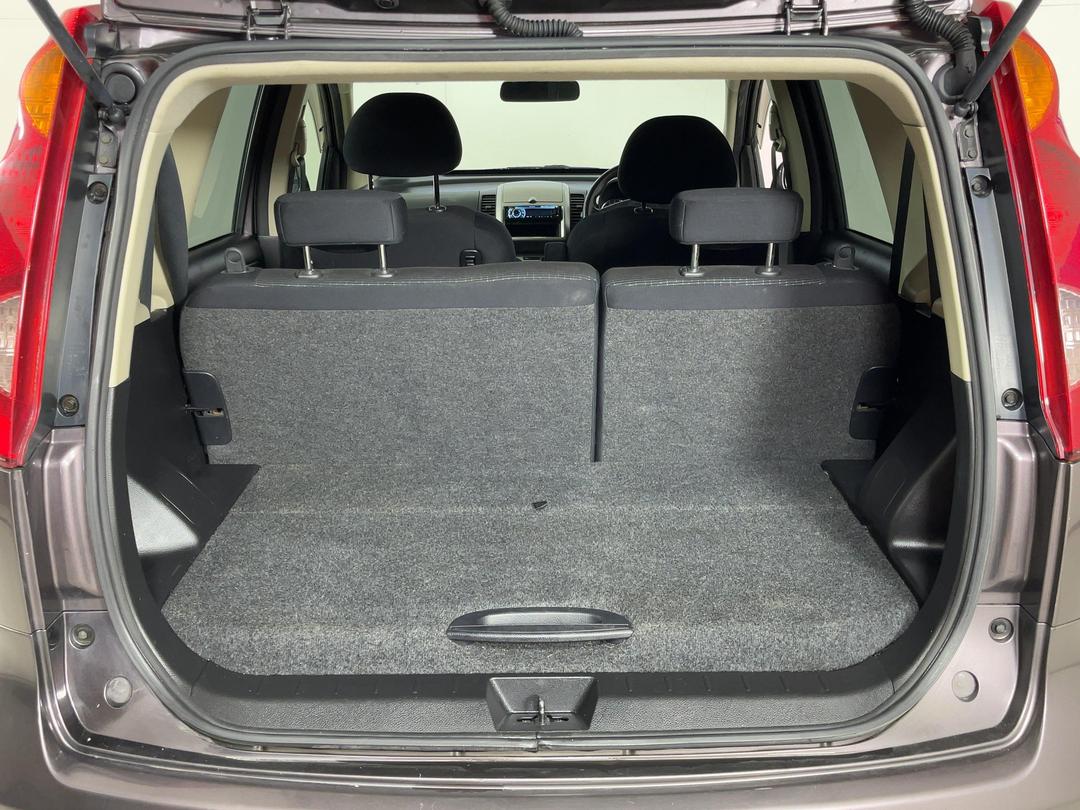 Photo '14' of Nissan Note