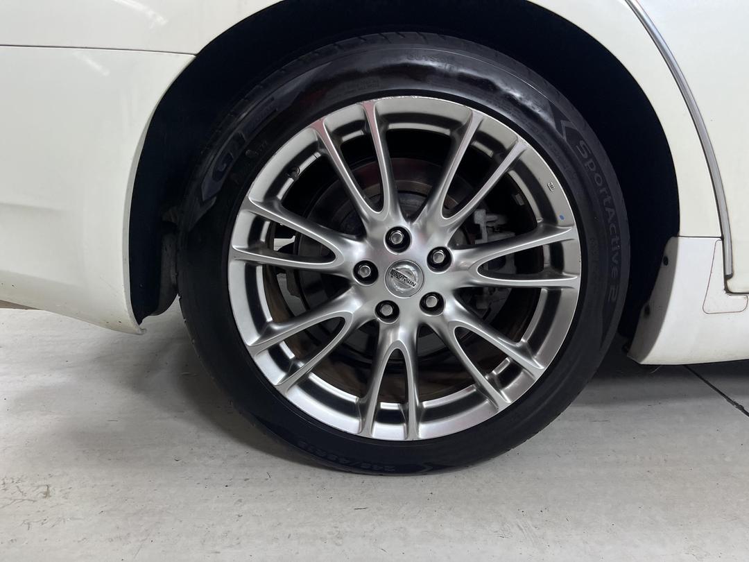 Photo '12' of Nissan Skyline