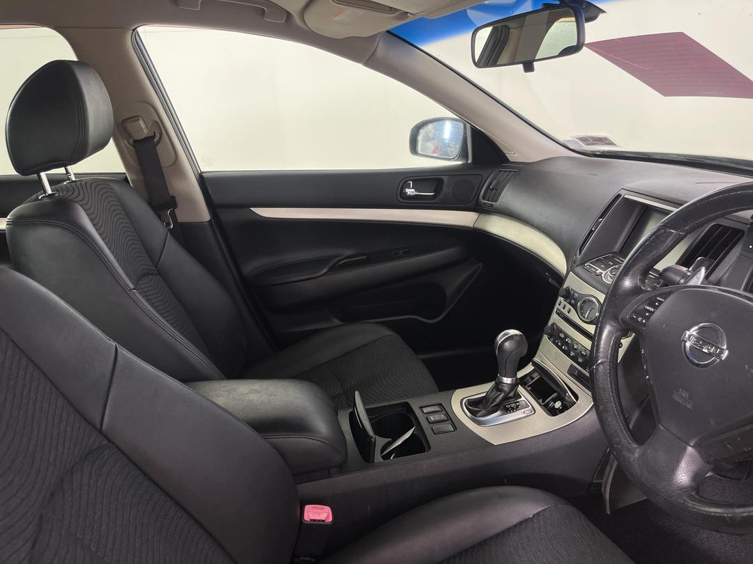 Photo '16' of Nissan Skyline