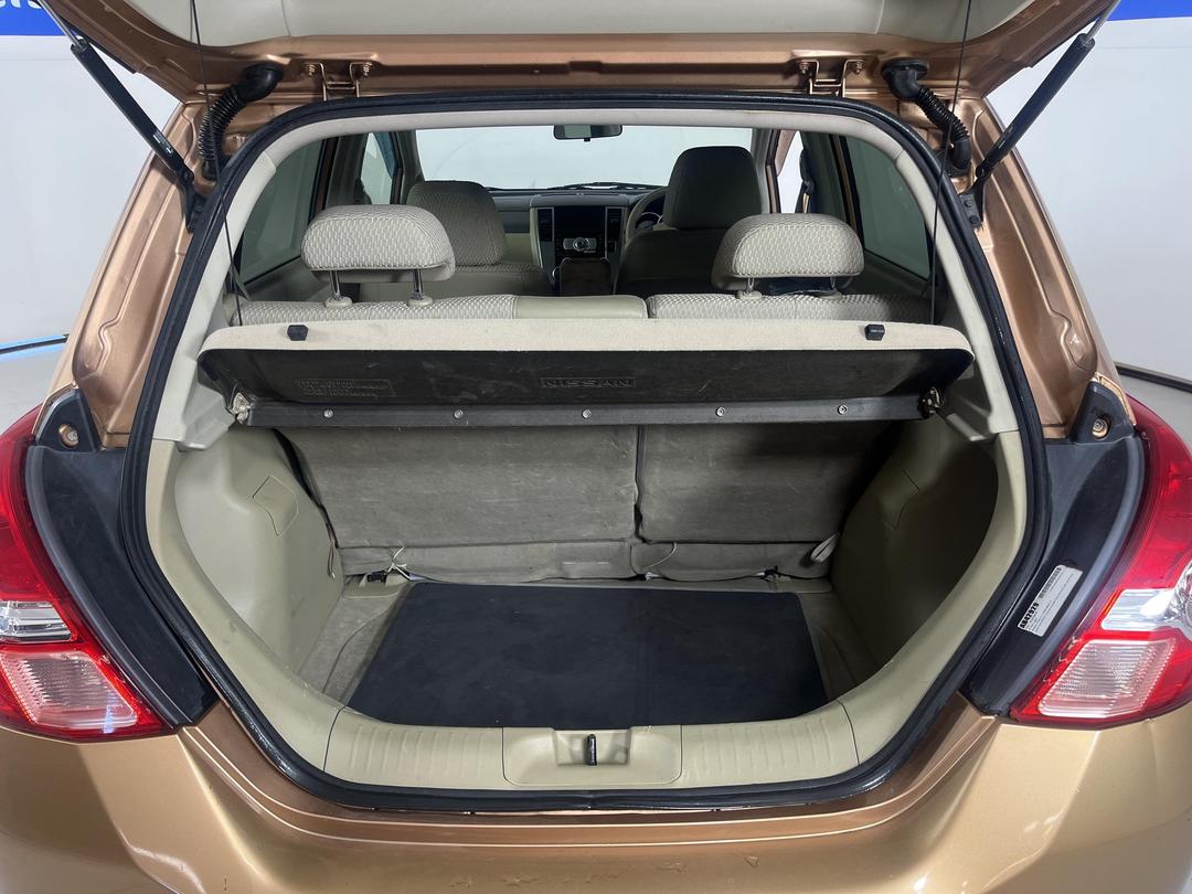 Photo '14' of Nissan Tiida