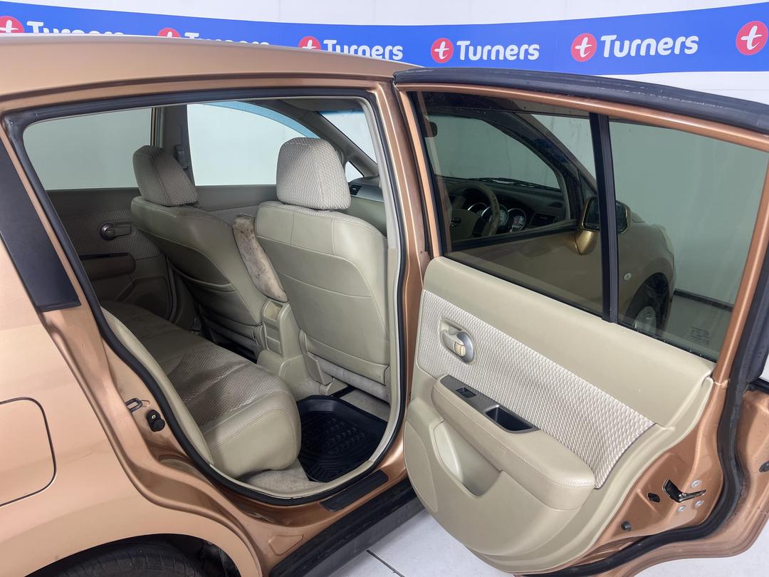 Photo '19' of Nissan Tiida