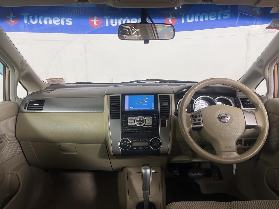 Photo '17' of Nissan Tiida