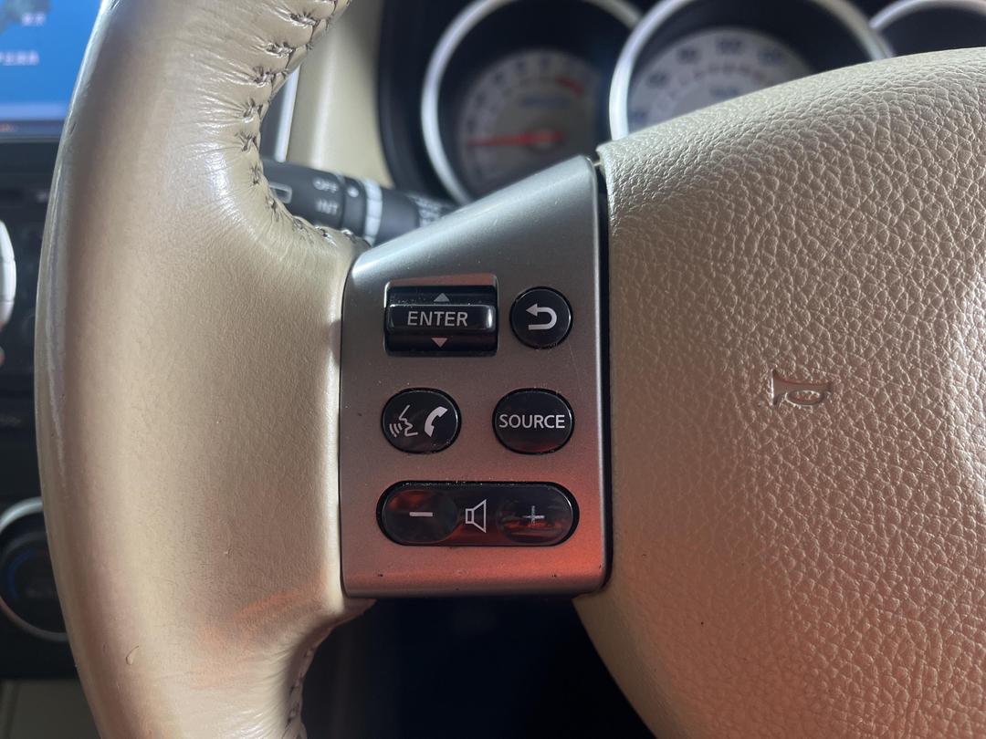 Photo '24' of Nissan Tiida