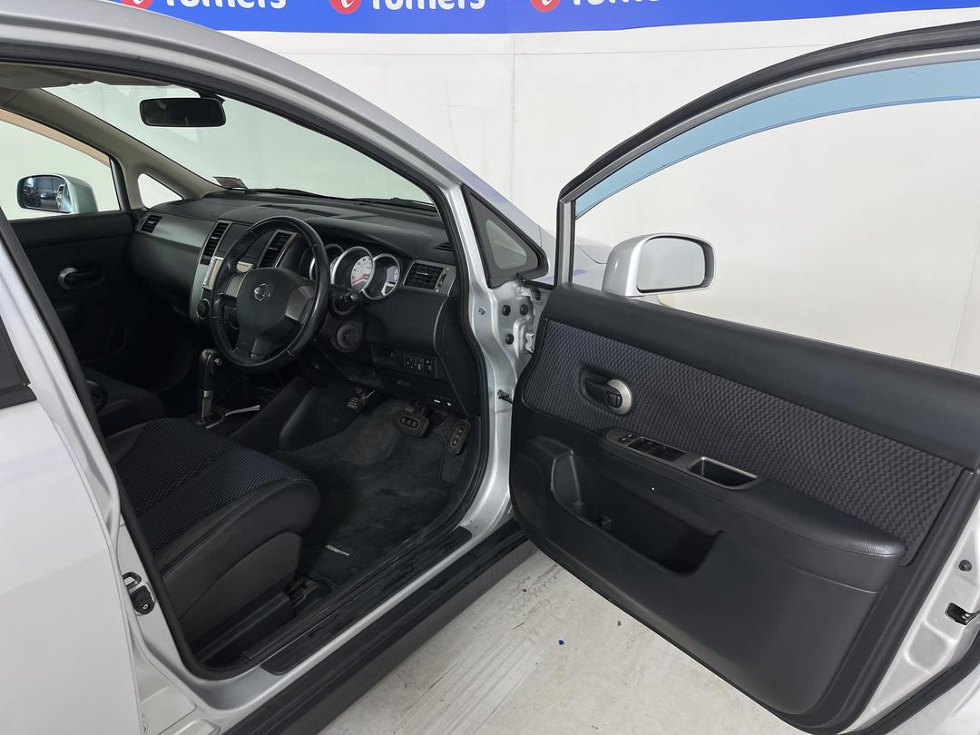 Photo '15' of Nissan Tiida