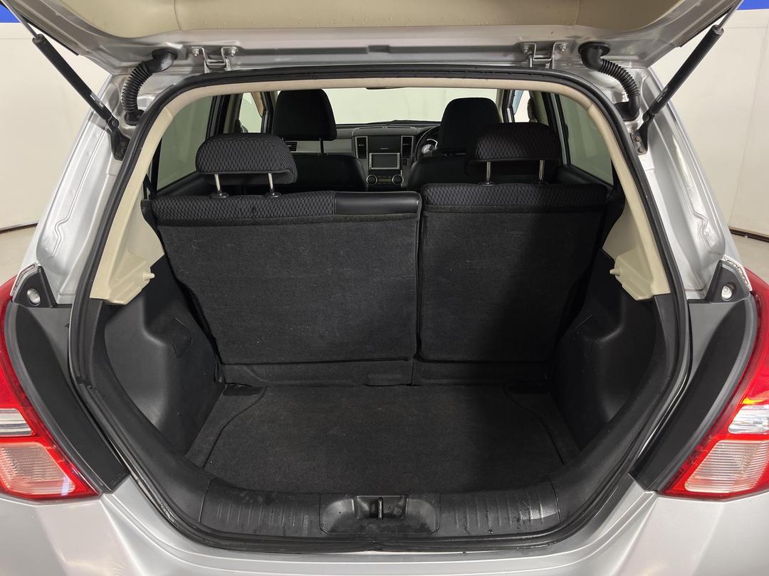 Photo '14' of Nissan Tiida