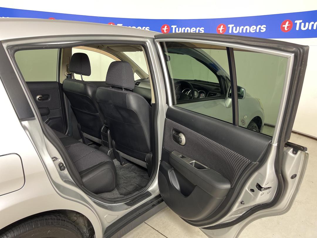 Photo '19' of Nissan Tiida