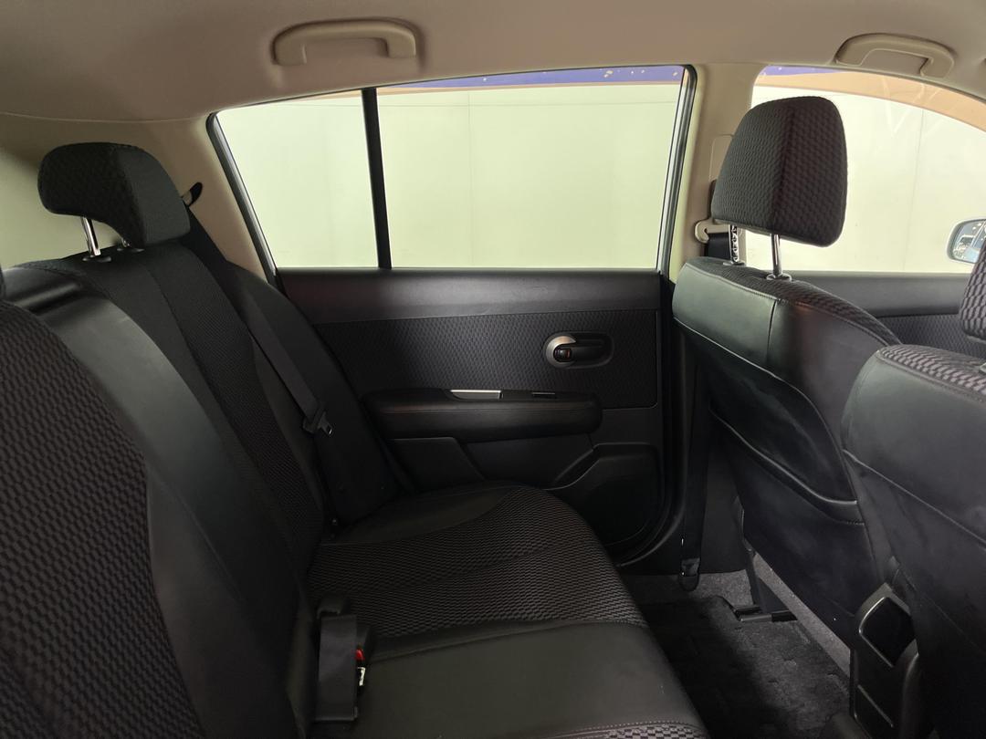 Photo '20' of Nissan Tiida