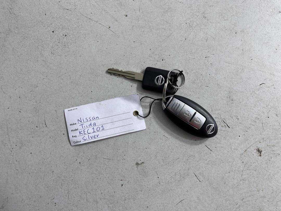 Photo '22' of Nissan Tiida