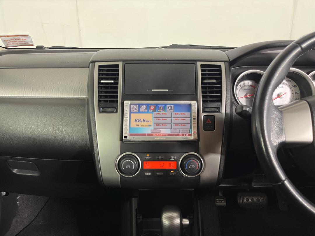 Photo '18' of Nissan Tiida