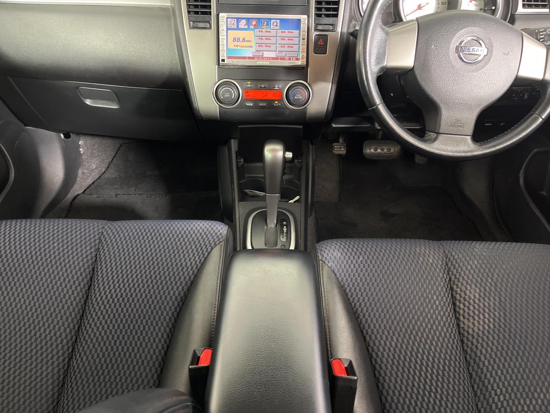 Photo '23' of Nissan Tiida