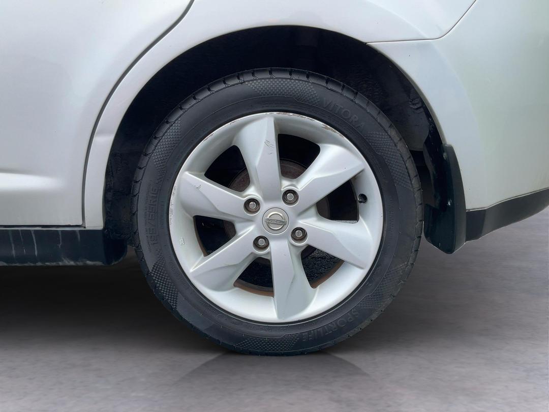 Photo '11' of Nissan Tiida