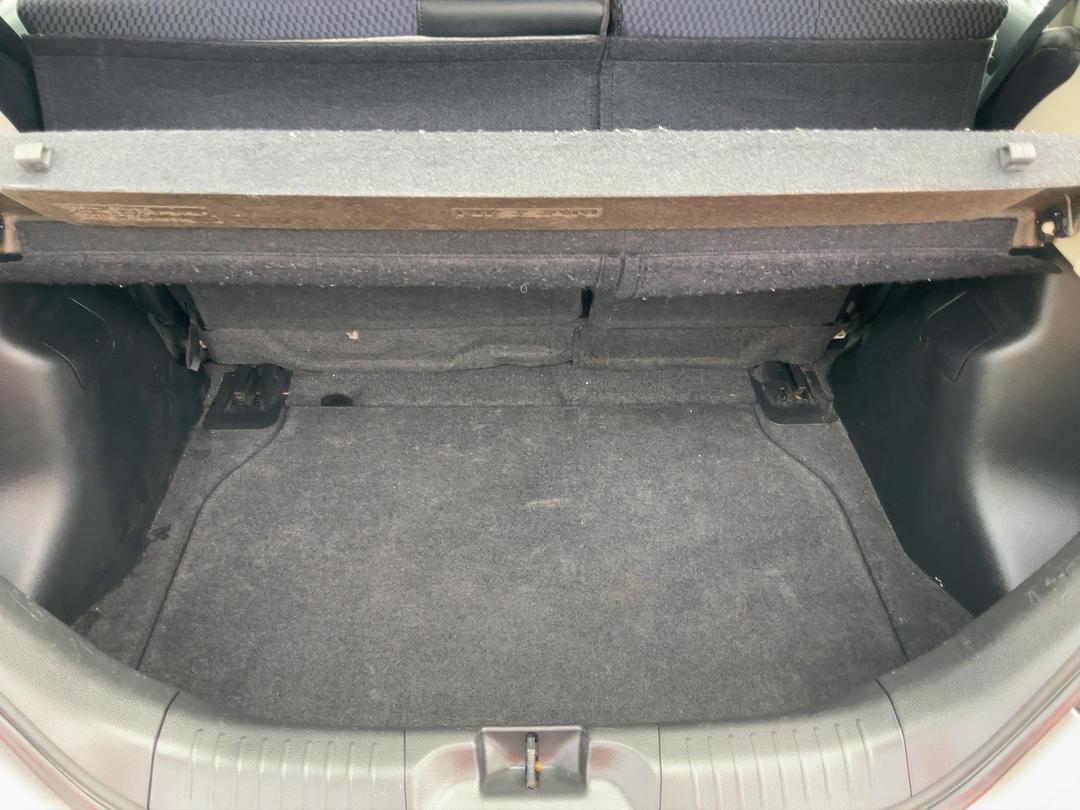 Photo '14' of Nissan Tiida