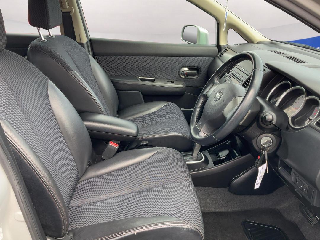 Photo '16' of Nissan Tiida