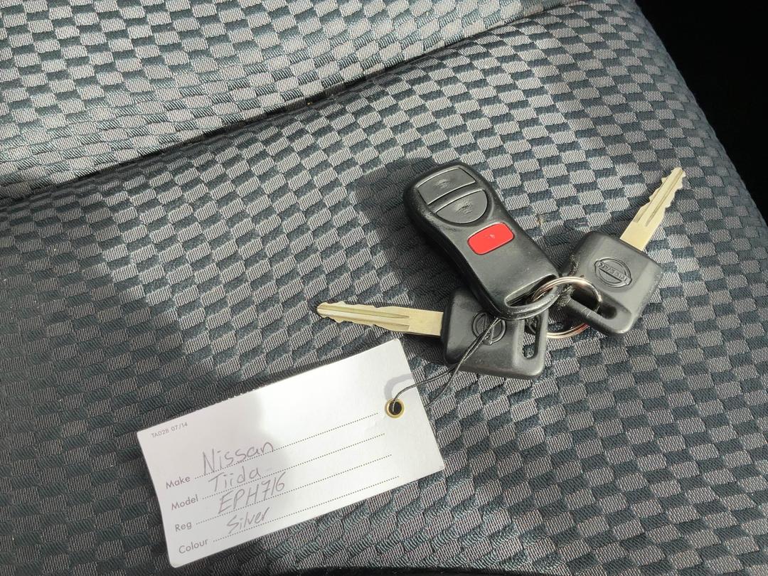 Photo '22' of Nissan Tiida