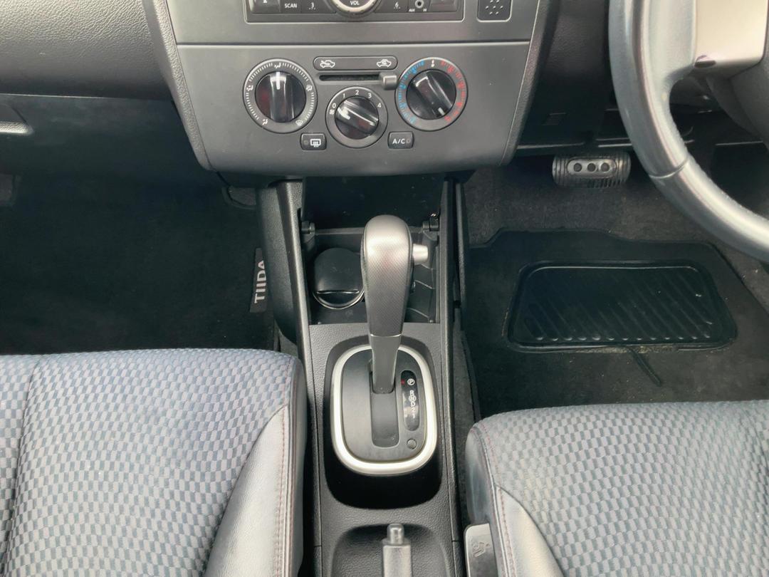 Photo '18' of Nissan Tiida