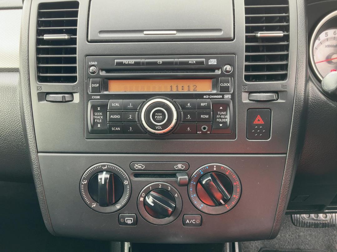 Photo '25' of Nissan Tiida
