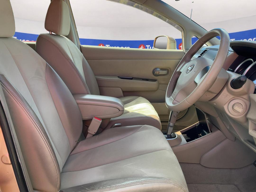 Photo '16' of Nissan Tiida